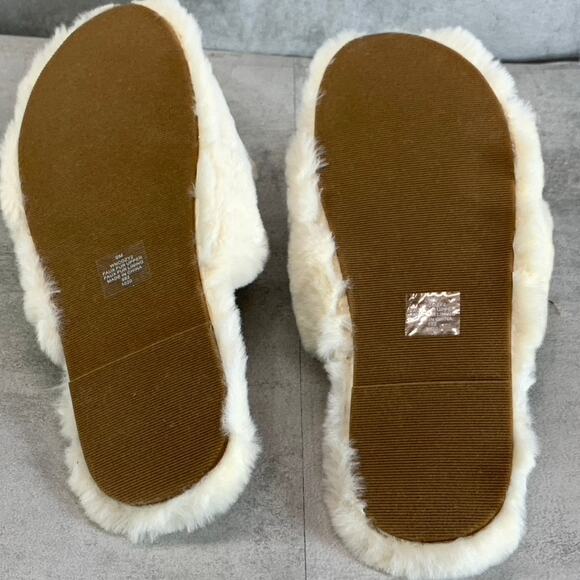 NINE WEST Women's Light Natural Fabric Cozy Faux-Fur Cross Band Slide Sandals - Picture 5 of 8